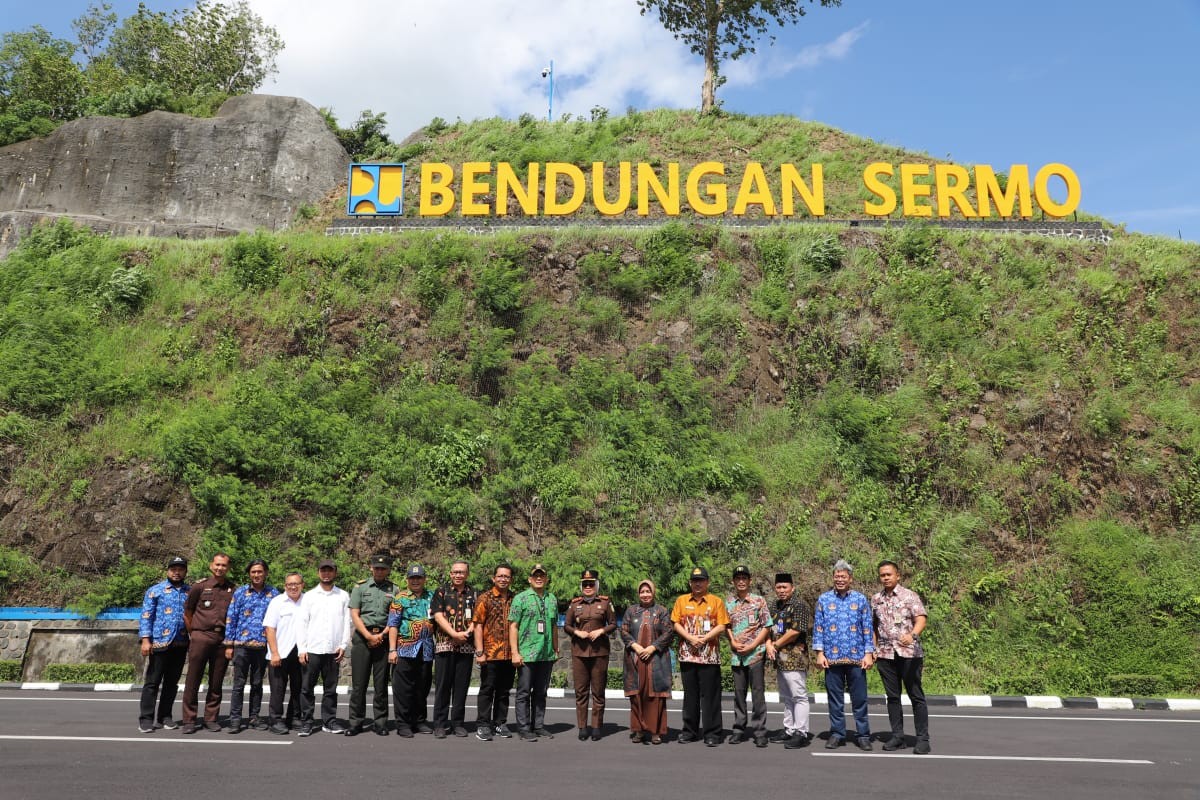 Bupati Bersama Forkopimda Studi Tiru ke Bendungan Sermo untuk Pengelolaan Bendungan Bener