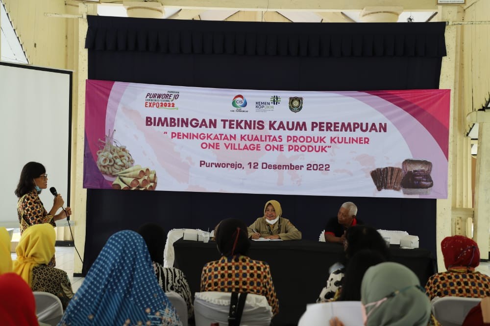 Bimtek Kaum Perempuan Peningkatan Kualitas Produk Kuliner OVOP 