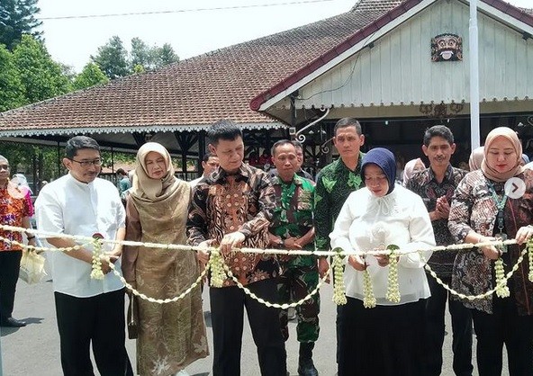 Bupati Purworejo Membuka Kegiatan Festival UMKM dan Layanan Publik