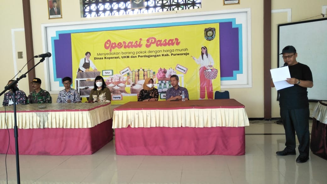 Pelaksanaan Operasi Pasar di Kecamatan Butuh 