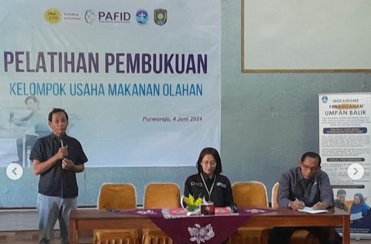 Pelatihan Pembukuan Kelompok Usaha Makanan Olahan Oleh Pusat Rehabilitasi YAKKUM