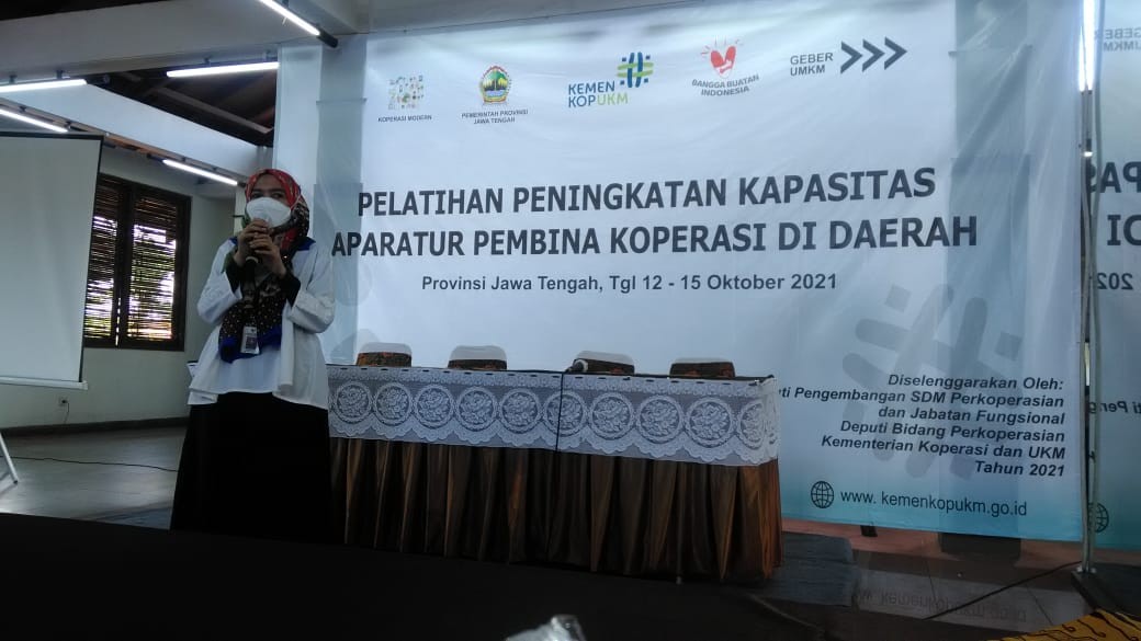 Pelatihan Peningkatan Kapasitas Aparatur Pembina Koperasi di Daerah 