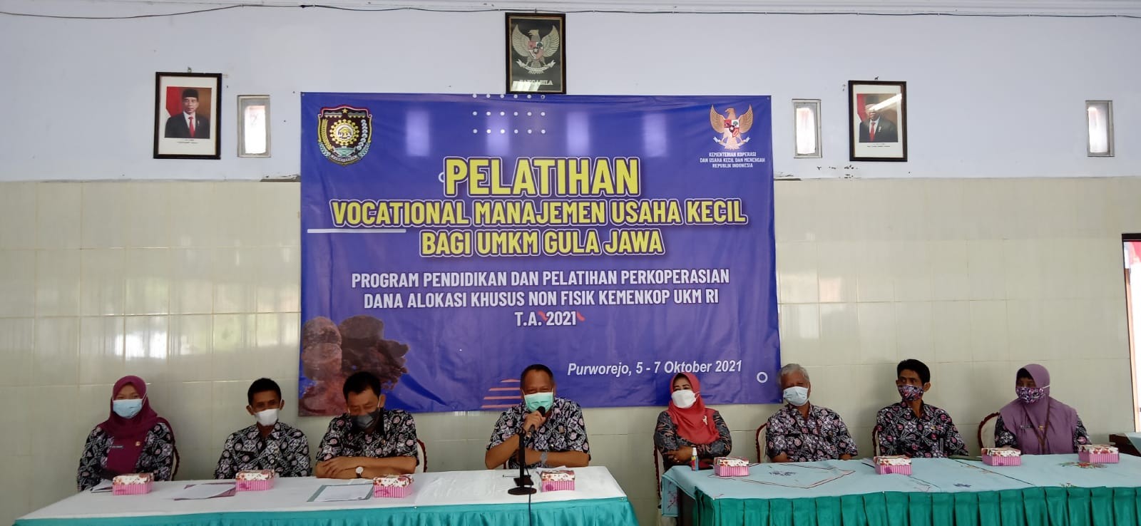 Pelatihan Vocational Manajemen Usaha Kecil Bagi UMKM Gula Jawa