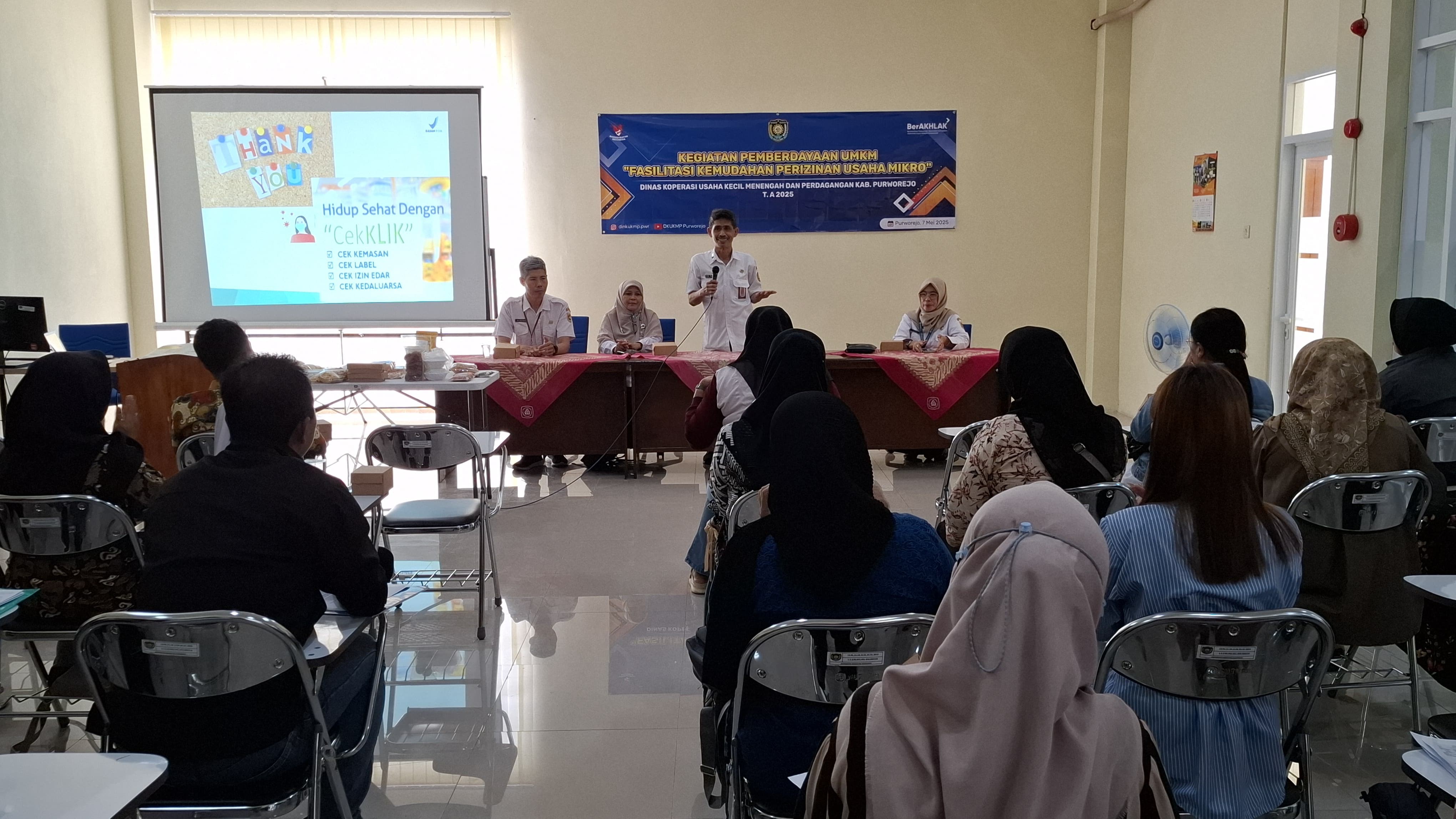 Pemberdayaan UMKM Dengan Fokus Memberikan Fasilitasi Kemudahan Perizinan Bagi Usaha Mikro