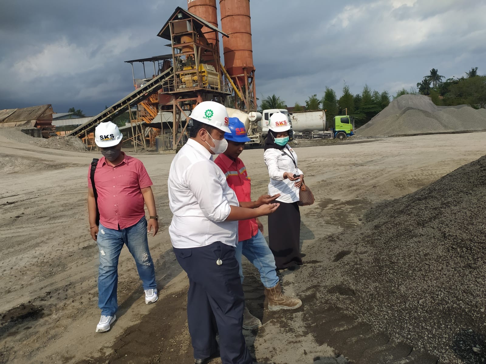 Klarifikasi Ketersediaan Bahan Material Paving dan Beton Ready Mix Untuk Pembangunan Gedung PLUT