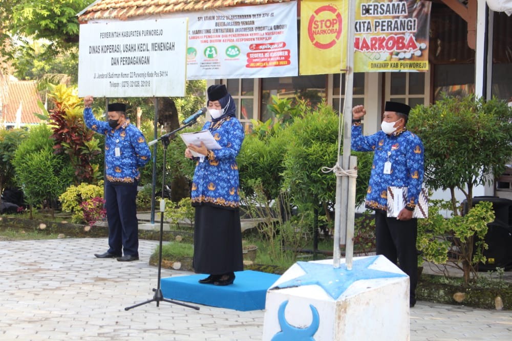 Upacara Bendera HUT Kemerdekaan RI Ke-77 di Dinas KUKMP Kab. Purworejo