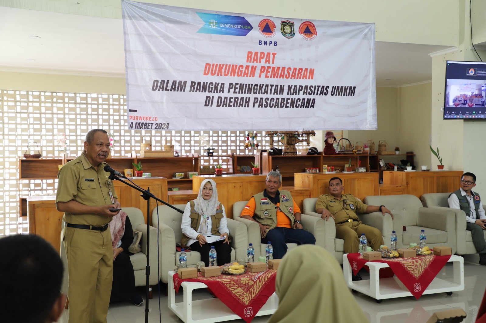 Rapat Dukungan Pemasaran Dalam Rangka Peningkatan Kapasitas UMKM di Daerah Pasca Bencana