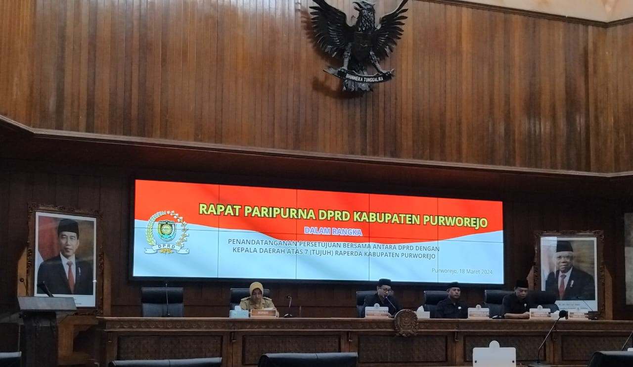 Kepala Dinas KUKMP Hadiri Rapat Paripurna DPRD Purworejo 